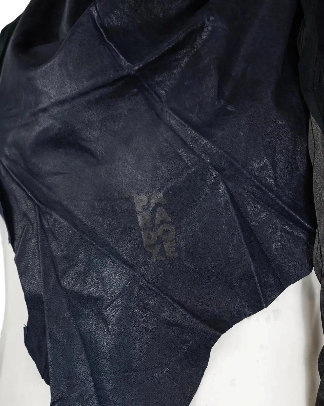 LAMB LEATHER SCARF BLUE