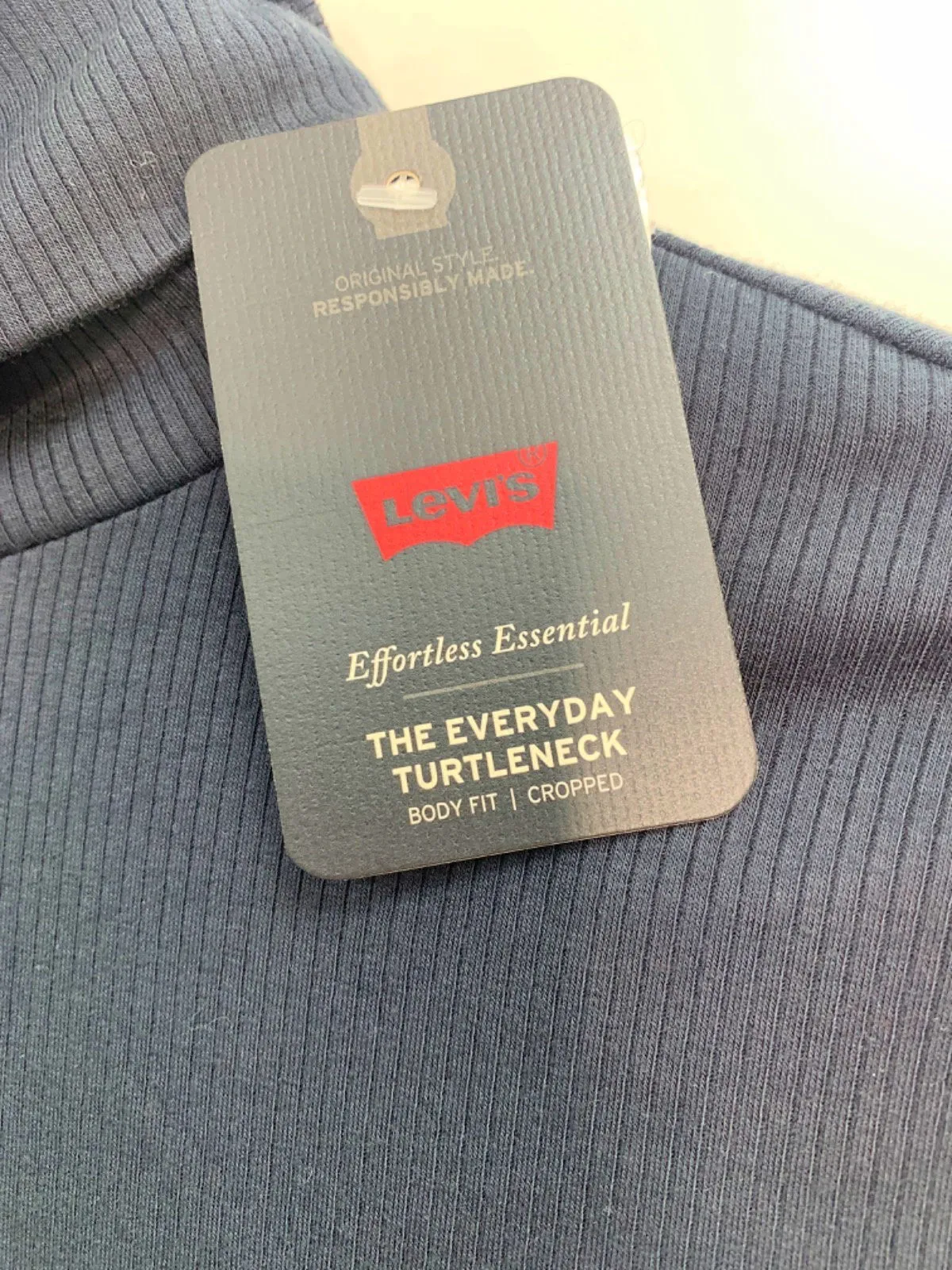 Levi's Navy Everyday Turtleneck Body Fit Cropped M