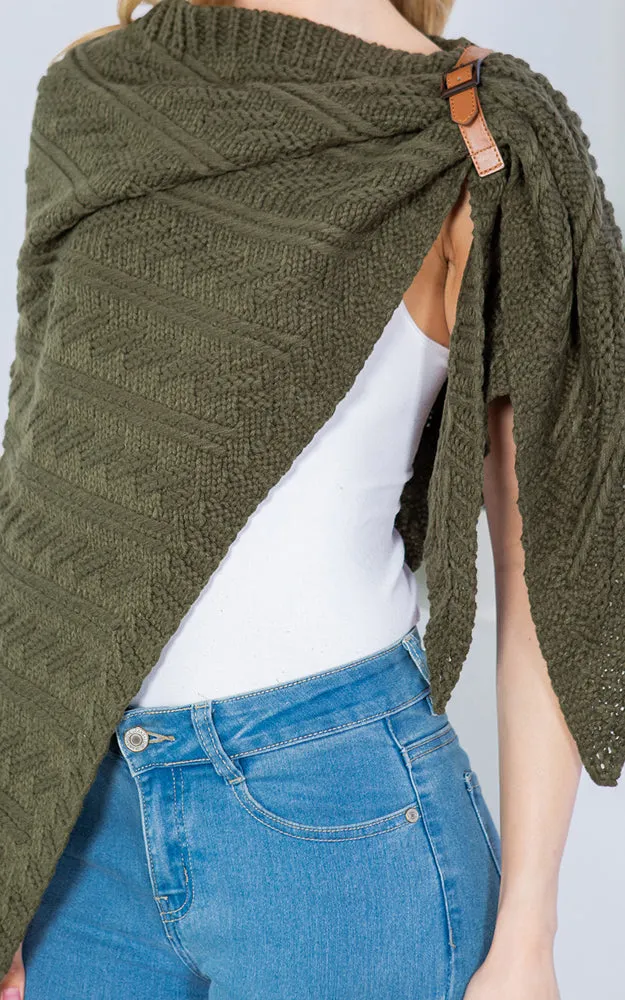 SA3318 Cable Knit Shawl w/veg Leather Buckle