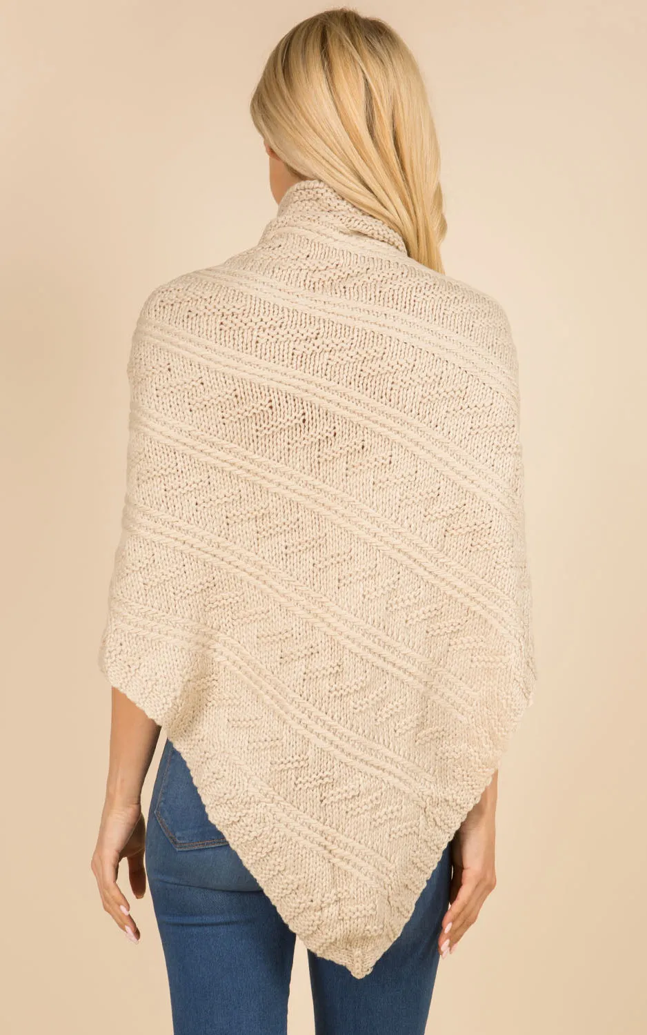 SA3318 Cable Knit Shawl w/veg Leather Buckle