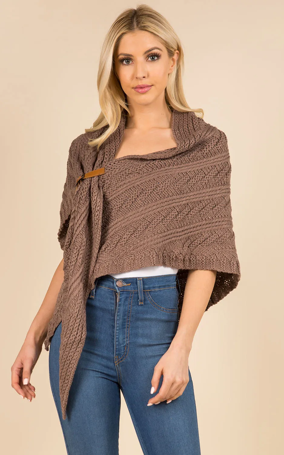 SA3318 Cable Knit Shawl w/veg Leather Buckle