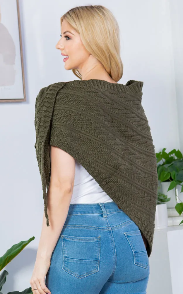 SA3318 Cable Knit Shawl w/veg Leather Buckle